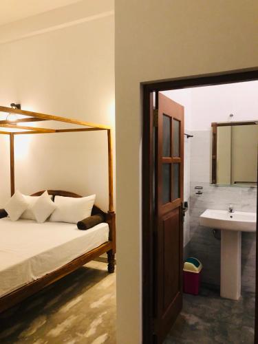 Deluxe Double Room image 10