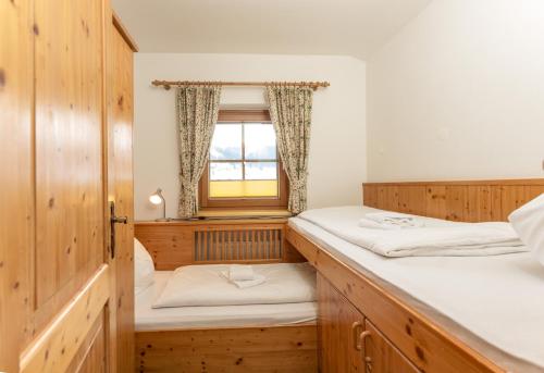 Two-Bedroom Apartment with Balcony image 5