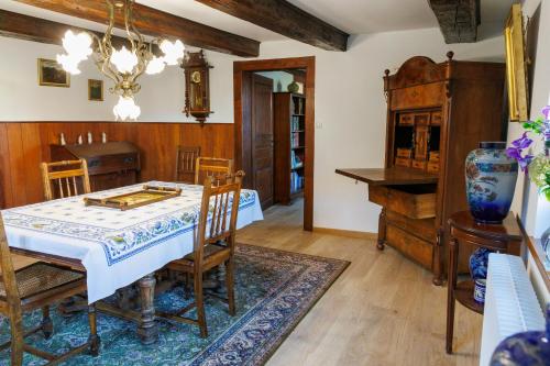 Iekārtas, Chez Franz Alois in Ueberstrass