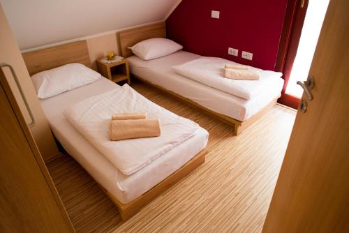 HIŠA ROSA HIŠA ROSA