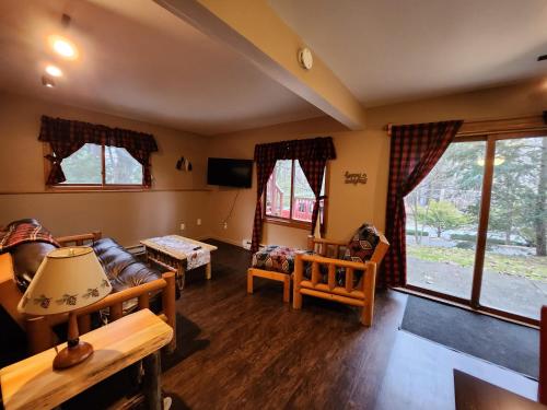 Adirondack Diamond Point Lodge