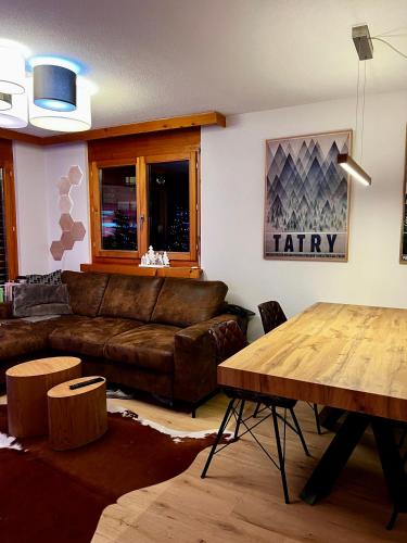  WEF Davos - Klosters Comfort Retreat with Fireplace, Pool & Sauna in Klosters Serneus