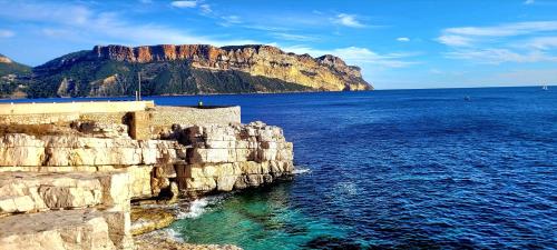 Camping Aux Portes De Cassis - Hotel - La Bédoule