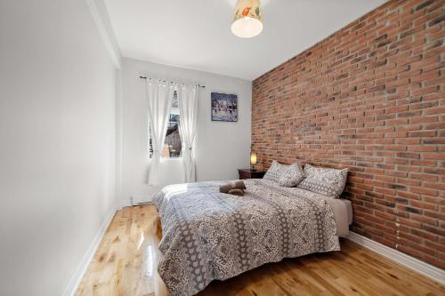 DUPLEX FOR GROUP STAY_MONT-ROYAL