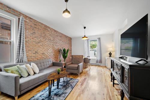 DUPLEX FOR GROUP STAY_MONT-ROYAL