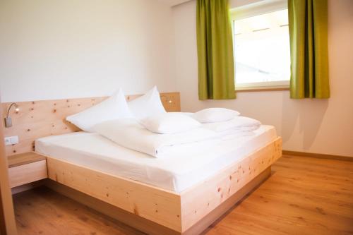 One-Bedroom Apartment with Balcony