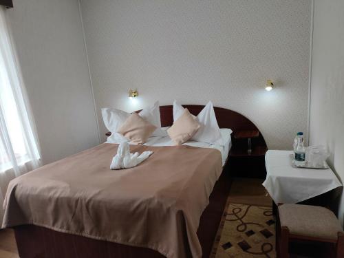 Family Suite (2 Adults + 2 Children)