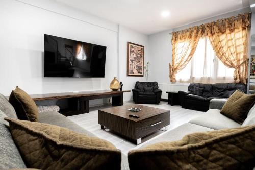 Super lux maisonette, 10 minutes from city center, Saloniki