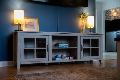 Near Historic Downtown Apex, Sleeps 8, King Bed in Apex, USA
