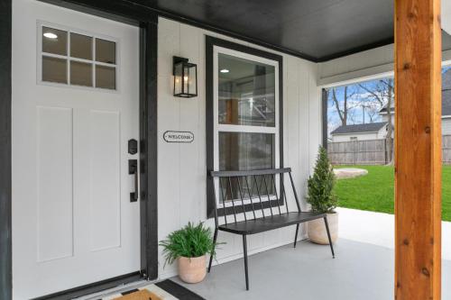 Cozy Home in Downtown McKinney with Backyard in McKinney, USA