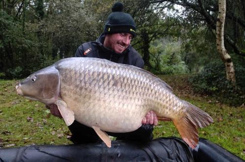 Lakeview Family Fishing Gite - Location saisonnière - Roussines