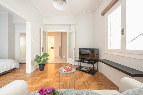 Pame Rentals - 2BD Home, 4 Min to Acropolis, Atenas