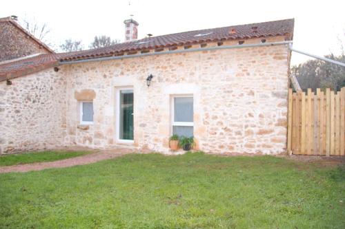 La p'tite maison gîte à louer Lussas-et-Nontronneau