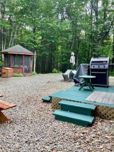 Dārzs, Chalet au Toit Vert in Saint-Damien (QC)