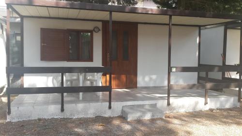 One-Bedroom Bungalow (2 Adults)