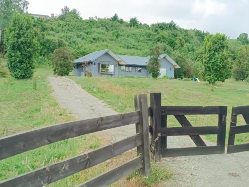 Casa con excelentes 2 habitaciones 1 Doble Matrimonial y otra 2 camas indiv con vista al volcán, Puerto Varas