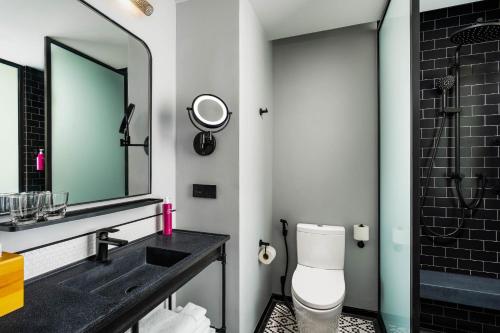 room detail thumbnail 2