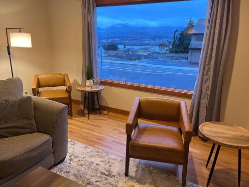 East Wenatchee Oasis 4BR, Pool, Hot Tub, Loop Trail