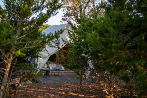 Oak Retreat Glamping With Private Hot tub