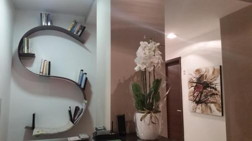 Lobby, InnVatican near Embassy of the Philippines