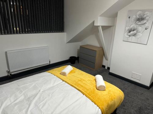 Contractors, Groups 4xBedRooms 5xDouble Beds, Close to City free parking sleeps x 10 WiFi ,Netflix,LGI Check Reviwz, Leeds (Foto 10)