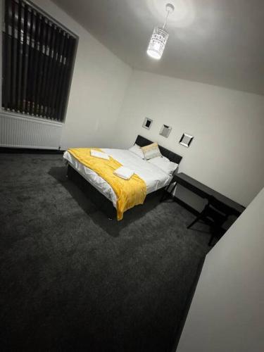Contractors, Groups 4xBedRooms 5xDouble Beds, Close to City free parking sleeps x 10 WiFi ,Netflix,LGI Check Reviwz, Leeds (Foto 6)