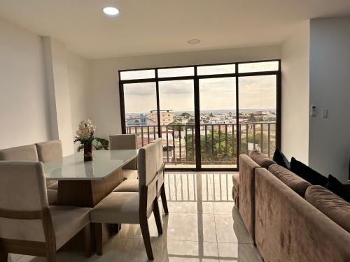 Vedere exterior, Katamar in Manta