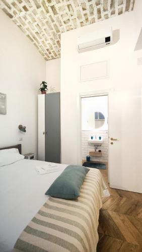 Vera Roma Suite&Apartment - Charming 3 bedroom apt - 20min walk from Colosseum, Roma (foto 5)