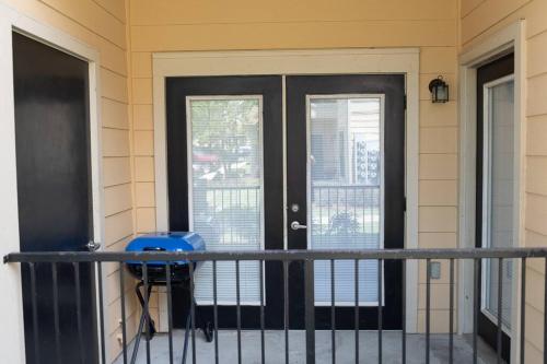 Charming 2BD/1BA w/ Gym, Pool, BBQ Grill