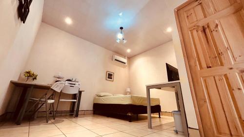 Casa Encantada offers you Two-Bedroom House, 1 Tiny Apartment & 3 Double Rooms in Quepos