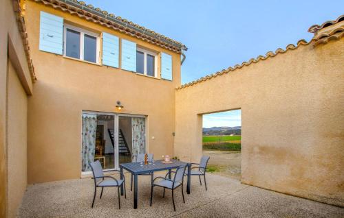 Beautiful Home In Donzere With Kitchen - Location saisonnière - Donzère