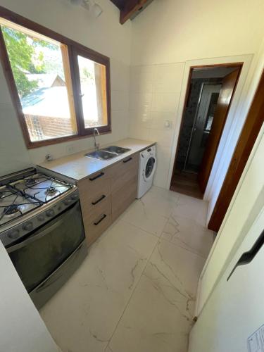 Kitchen, Casa a metros del lago Gutierrez in San Carlos de Bariloche