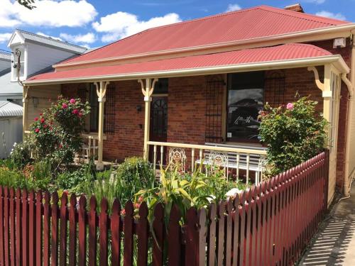 Melville Heritage Cottage, Hobart CBD