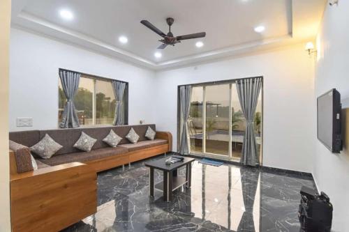 Crown Villa