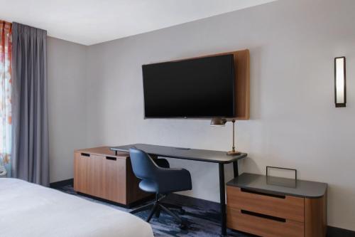 Fairfield Inn & Suites by Marriott Greenwood - image 12