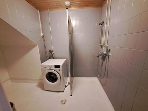 Fürdőszoba, Huoneisto Neristan Kokkola in Kokkola