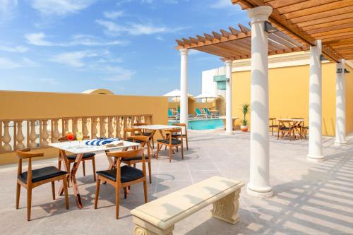 Swimming pool, Somerset Al Mansoura Doha near Discover Qatar