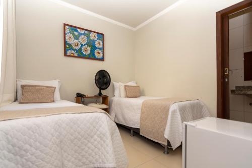 2 twin beds