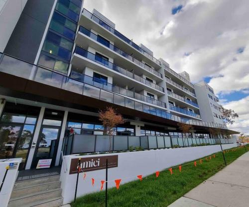 Gungahlin Center-1 Bedroom New Stylish Unit