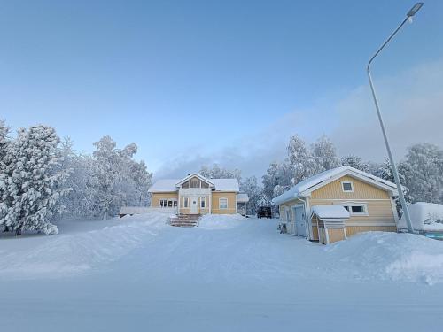 Arctic Lakeside Home - Accommodation - Kemijärvi