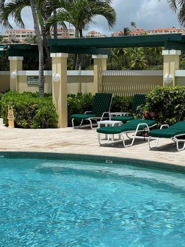 . Carey Beach Villa