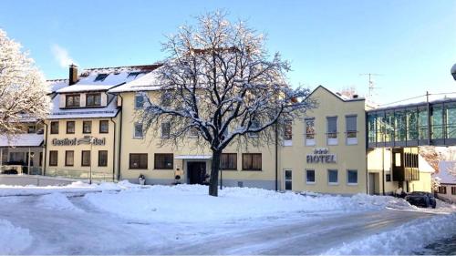 Gasthof zum Bad - Hotel - Langenau