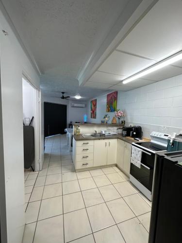 Holiday at Henry St West End, Townsville QLD 3 night min