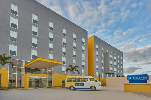 City Express by Marriott Cancun Aeropuerto in Cancún, Mexico