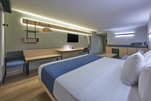 room detail thumbnail 1