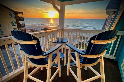 Winter Specials! Ocean View Garden City Condo image