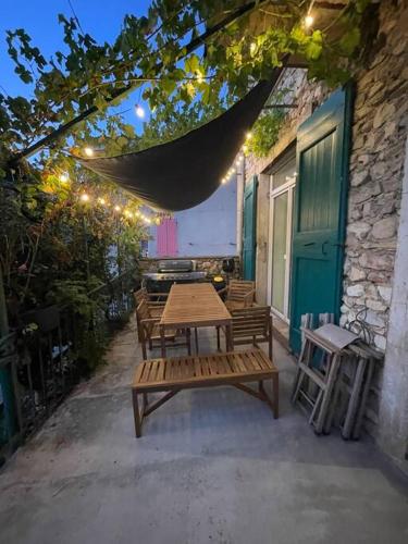 Maison de vacances dans le Diois au pied du Vercors avec 2 chambres pour 6 personnes climatisée (Maison de vacances dans le Diois au pied du Vercors avec 2 chambres pour 6 personnes climatisee) in Menglon