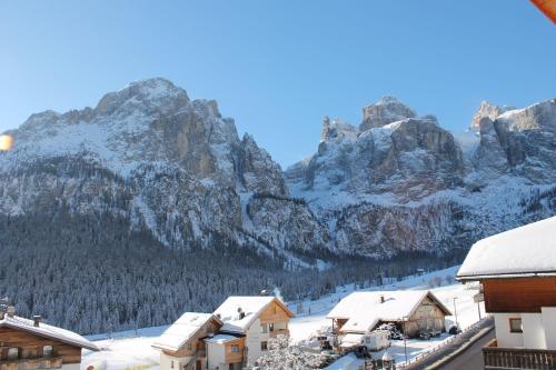 Triple Room with Mountain View