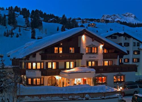 Hotel Garni Sursilva in Lech am Arlberg