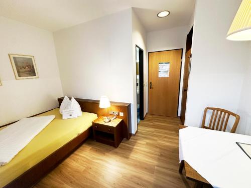 1 twin bed